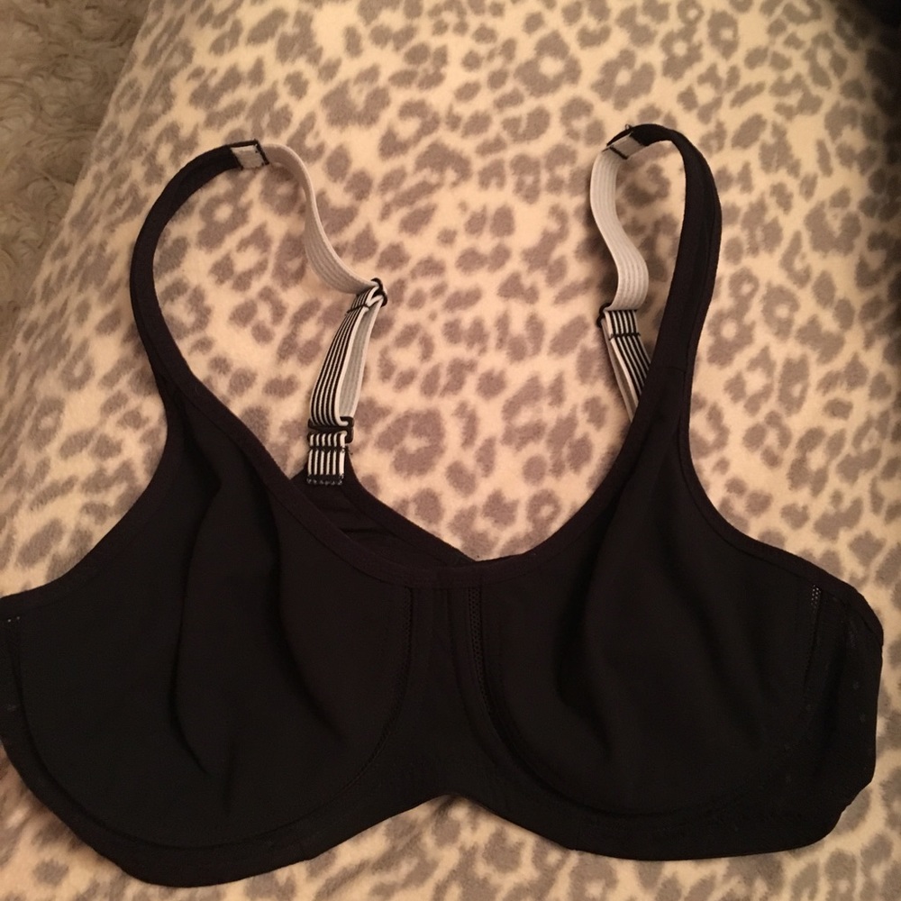 Lululemon bra 36C
